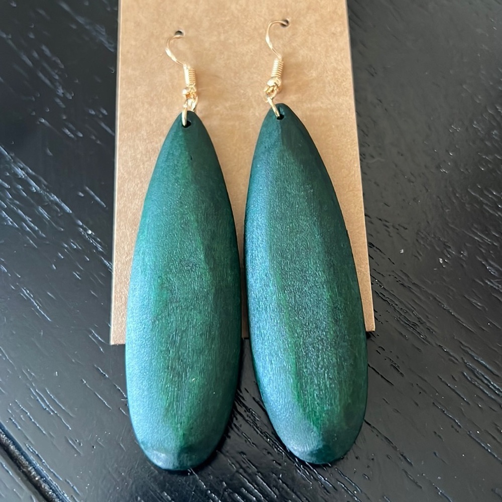 GREEN Boho style wood earrings-NWT
